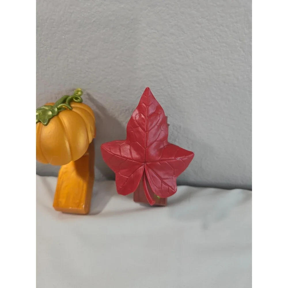 Bath & Body Works Lot of 2 Fall Wallflower Plug ins Leaf & Pumpkin NEW